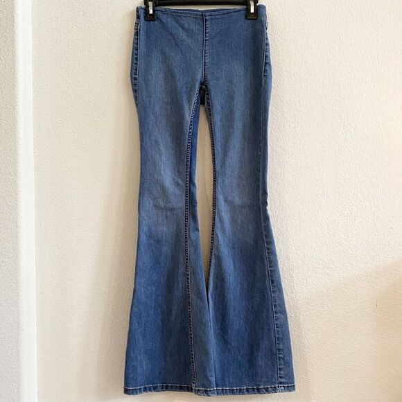 Free People Penny Pull On Flare Leg Jeans Size 25 Medium Wash - Picture 3 of 10